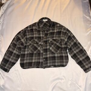 Carly Jean Los Angeles Black Grey Plaid Cropped Flannel Shacket Womens L